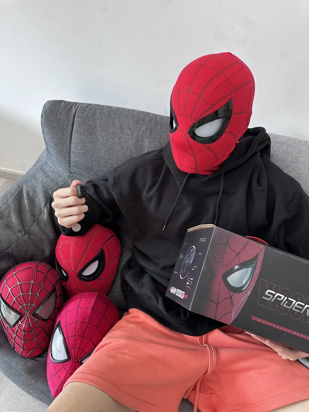 Diadema eléctrica Popular de Spider Man, máscara brillante con carga USB y Flash con Control remoto, regalo divertido y atractivo