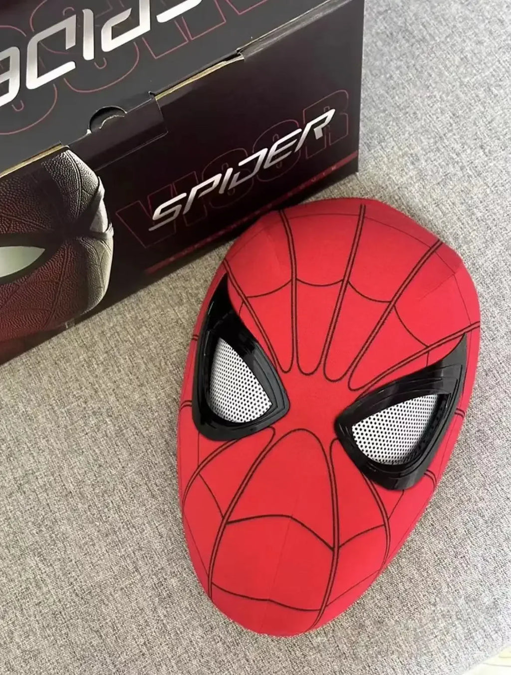 Diadema eléctrica Popular de Spider Man, máscara brillante con carga USB y Flash con Control remoto, regalo divertido y atractivo